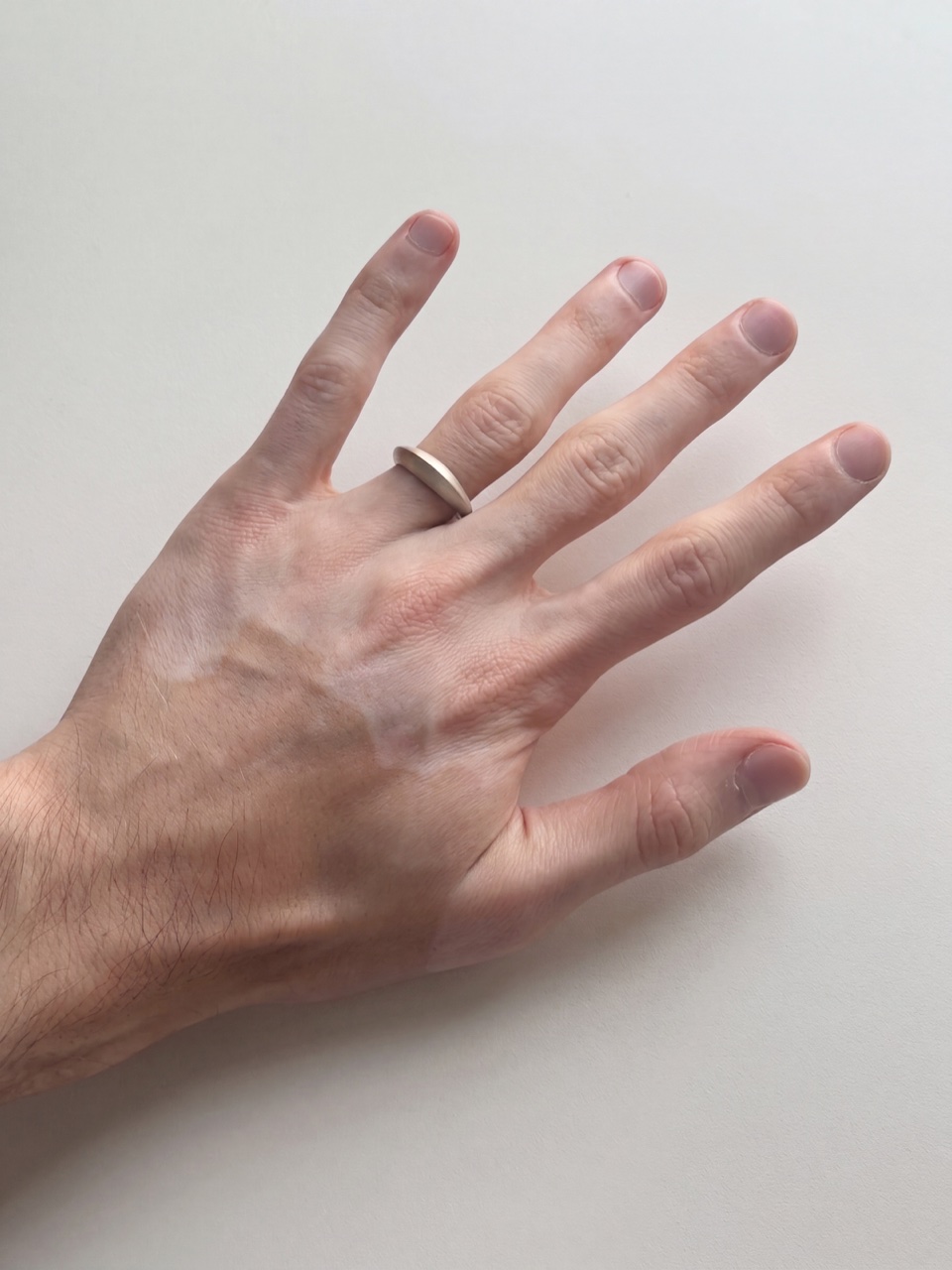 R.01, worn on hand
